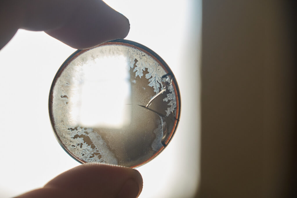 Broken,Lens,Interior,Glass,,Haze,,Balsam,Separation